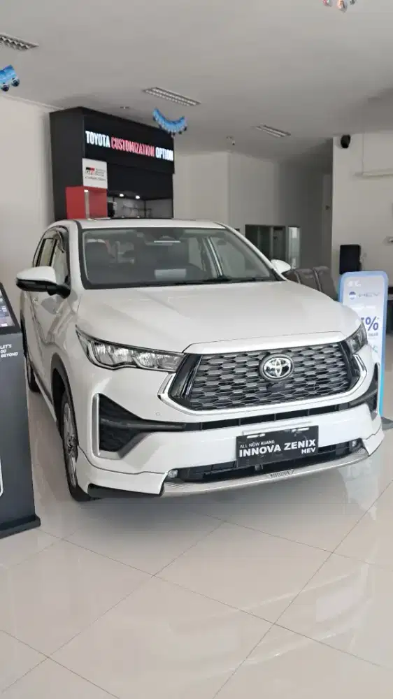 Innova Zenix 2.0 Q HEV TSS Modelista