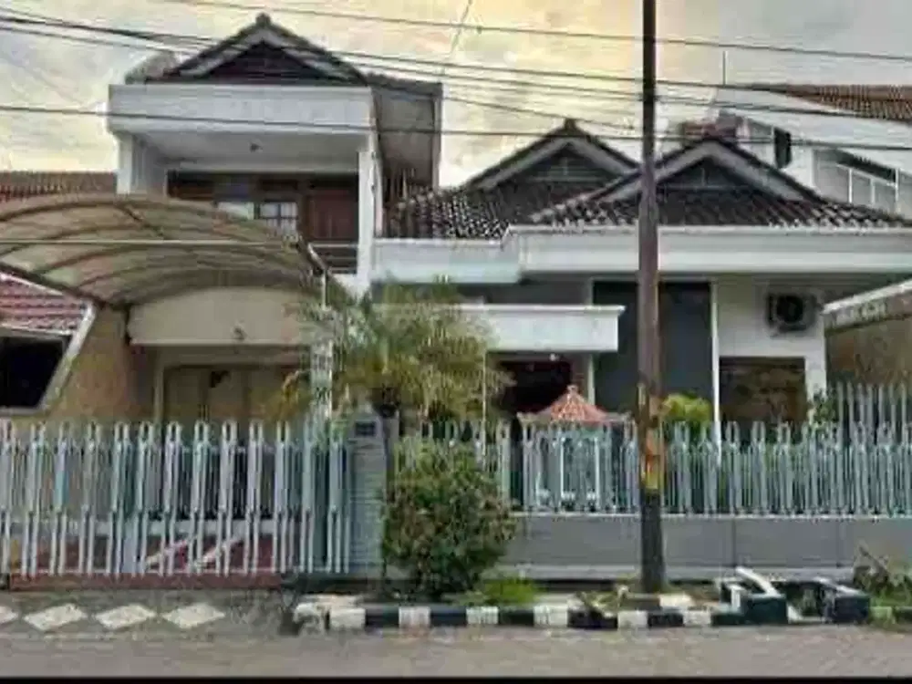 Dijual Rumah Lama Dharmahusada Indah dekat Galaxy Mall