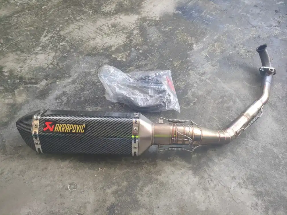knalpot original import akrapovic vario 160