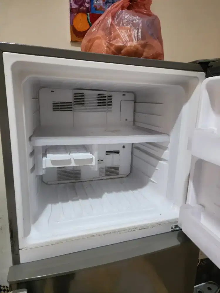 SHARP 2 Pintu 2.400.000