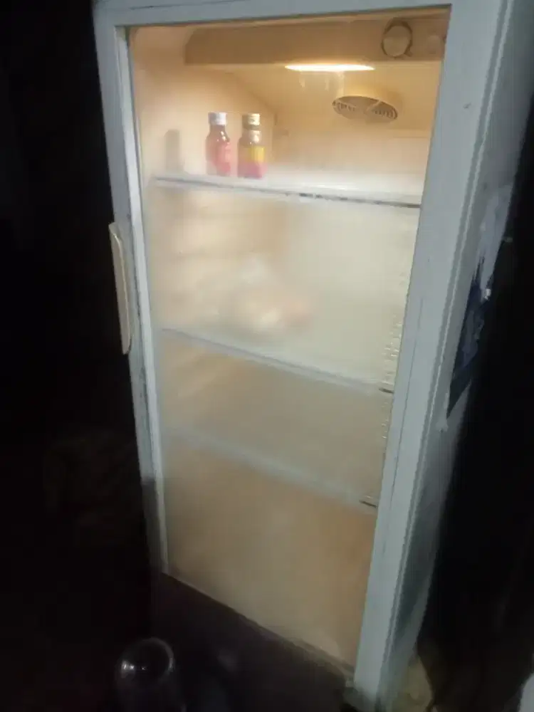 Kulkas sokes 3 rak siap pakai mesin masih ORI kulkas dingin banar