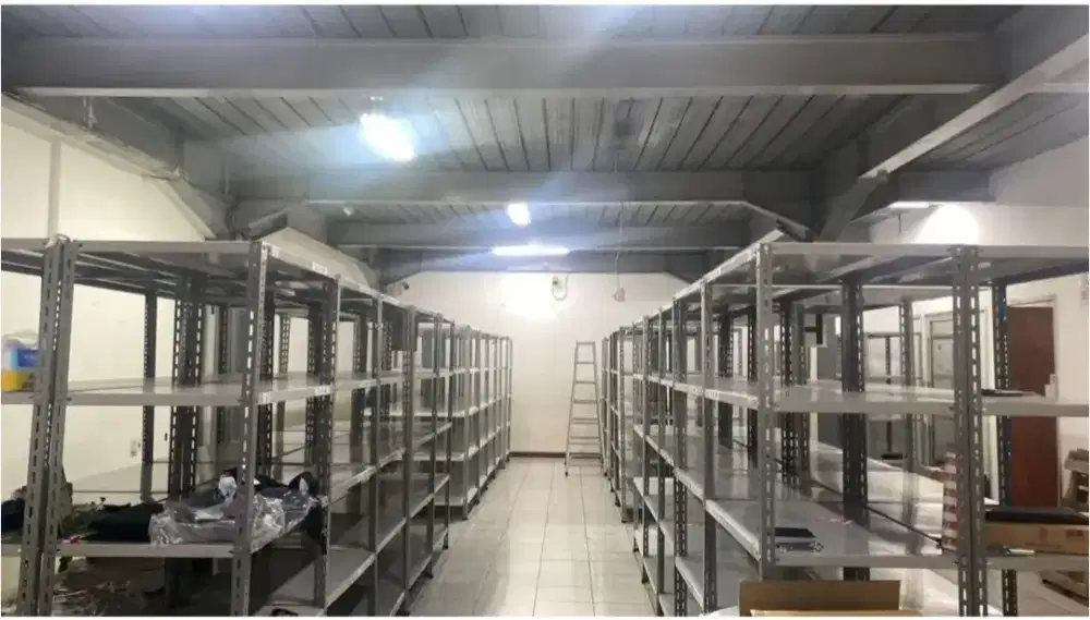 Jual rak besi ukuran 60*100*200 ada 65 set harga 400rb perset