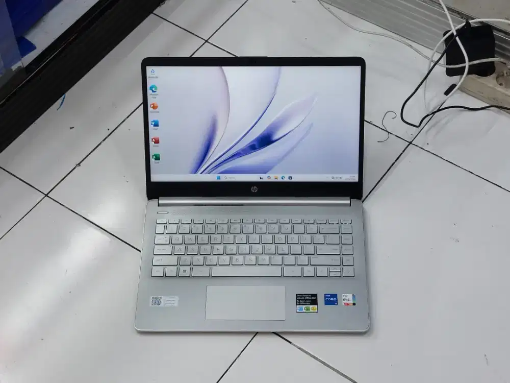 HP 14s CORE I5-1235U RAM 16GB SSD 512GB