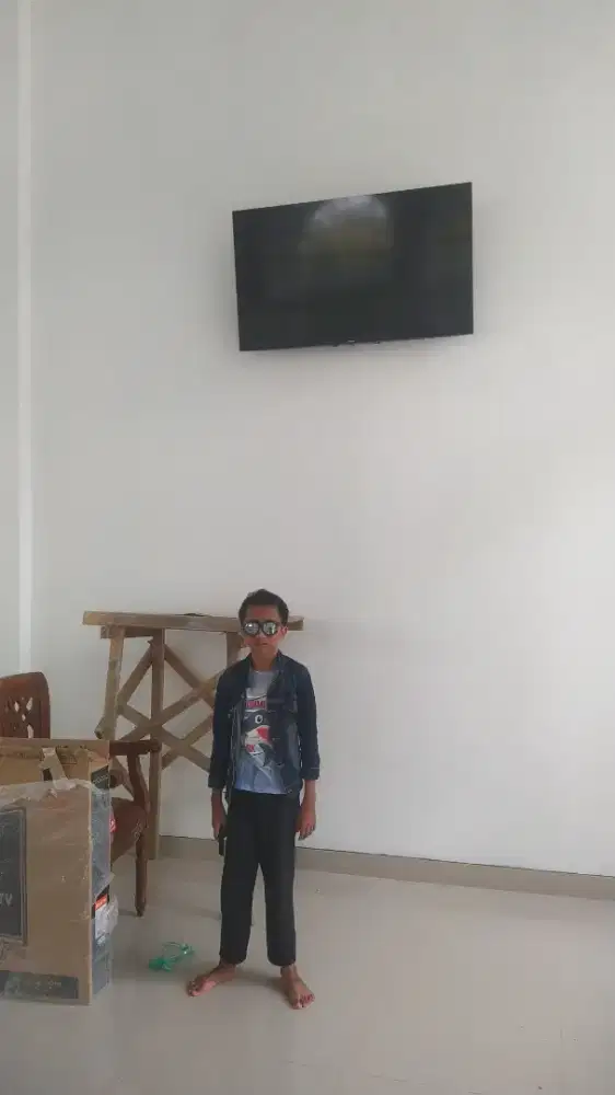 Bracket tv/briket tv/braket tv/breket tv/gantungan tv