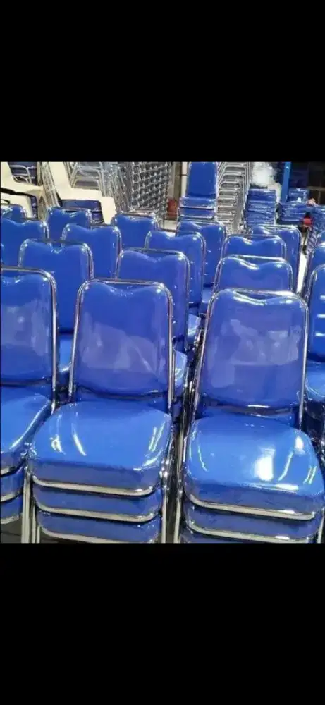 Menjual kursi untuk acara, atau pertemuan