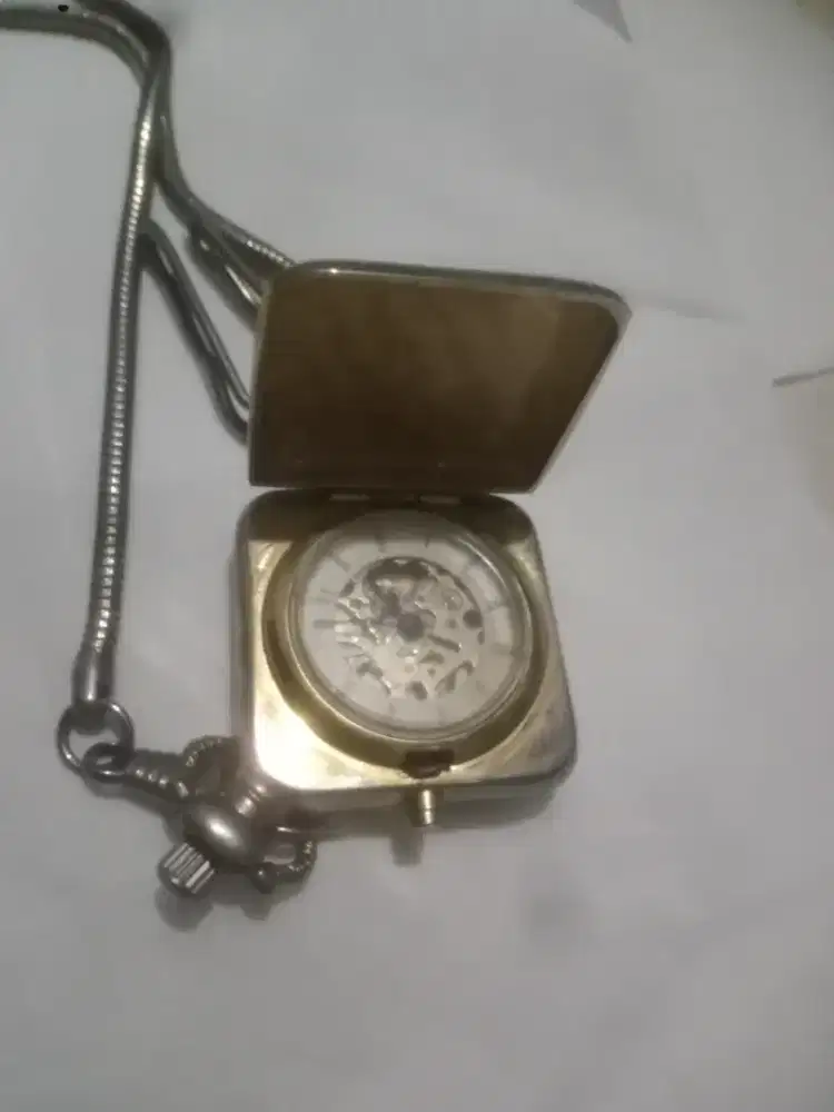 Pocket watch manual wind