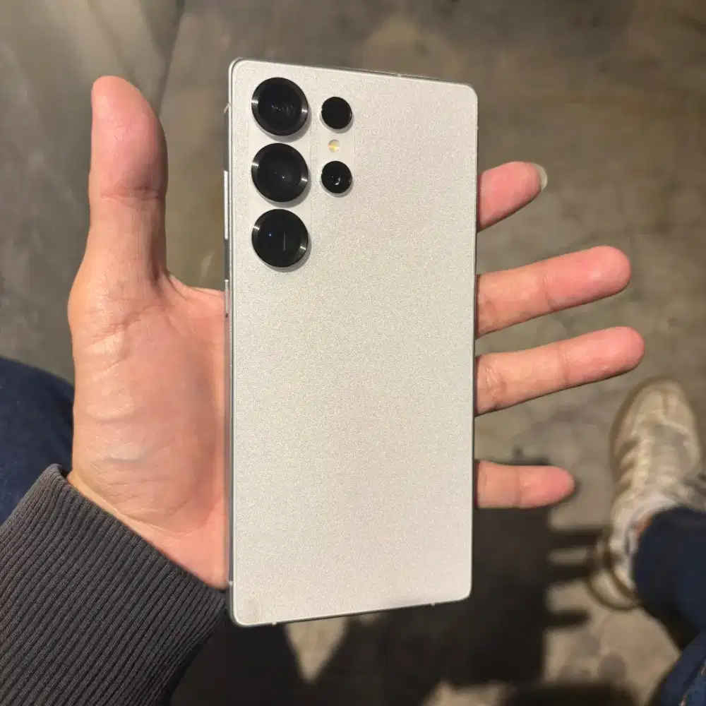 Samsung S25 Ultra 512GB Free Case