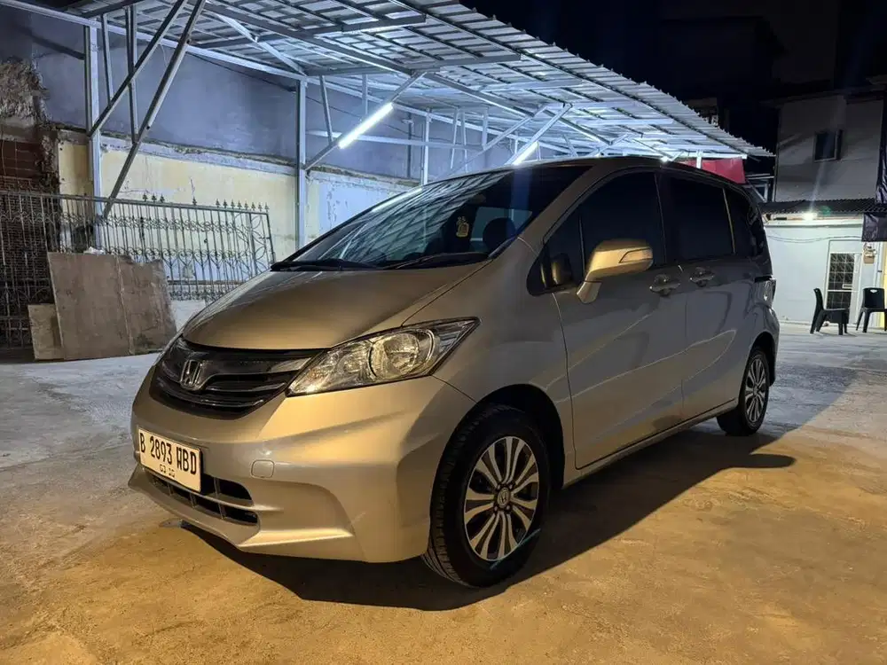 Honda Freed PSD AT 2012