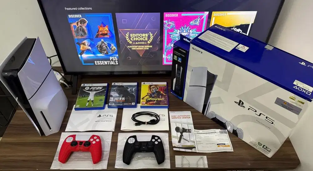 PS5 Slim Disk & Digital 1TB + 2 Stick + 3 Kaset (mulus & lengkap)