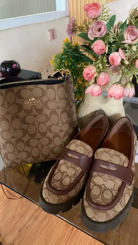 (PRELOVED ) Tas / sepatu Coach Original