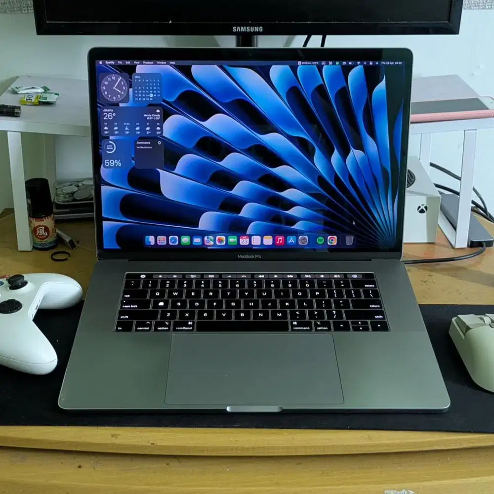 Macbook Pro 2019 i7 16GB Radeon Pro Touchbar Laptop apple mulus