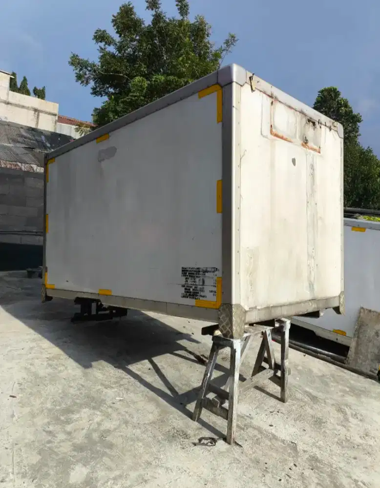Box Freezer Pendingin Engkel 4roda / AC Frozzen suhu -20 celcius