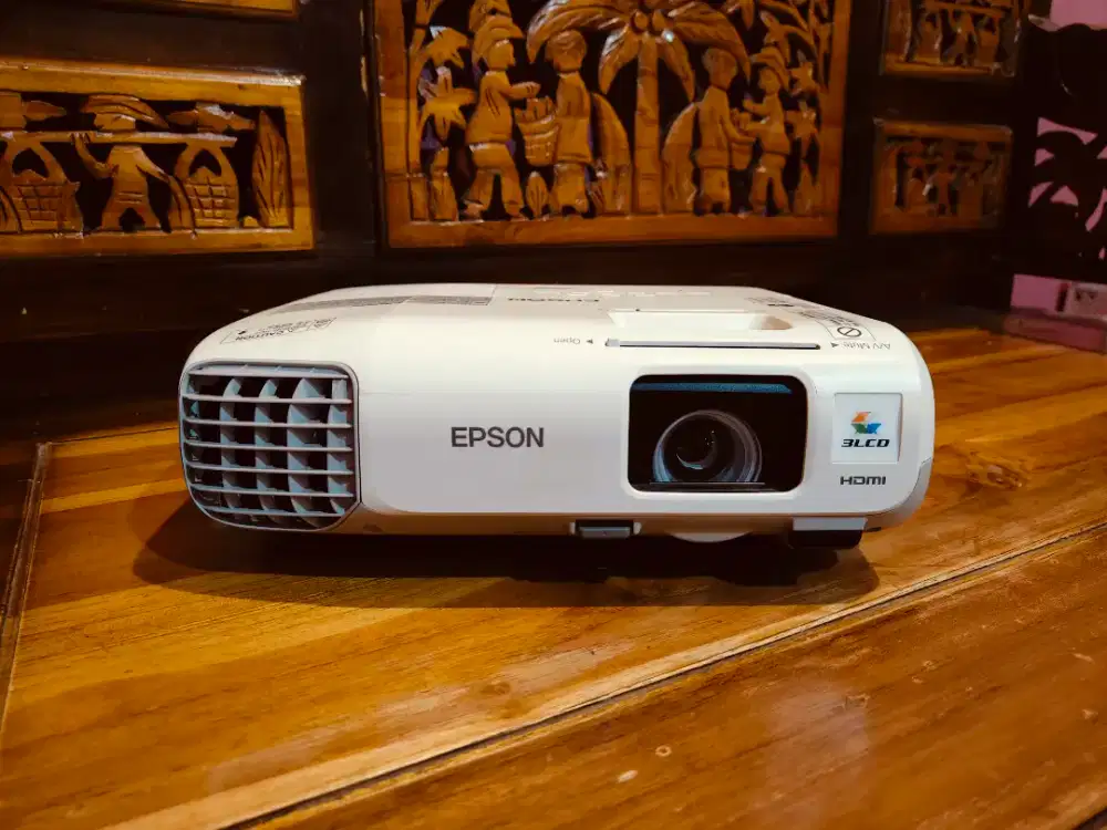 LCD Proyektor Epson Eb-945 XGA 3000 Lumens Segel