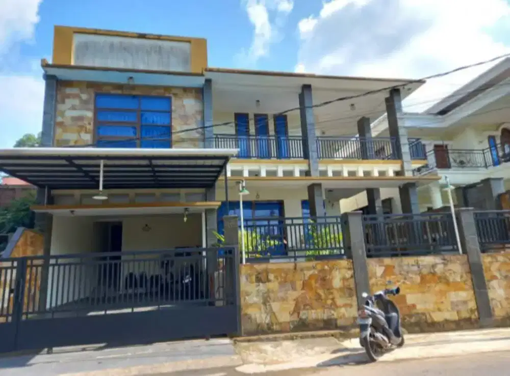 RUMAH DIKONTRAK DENGAN LINGKUNGAN YANG NYAMAN