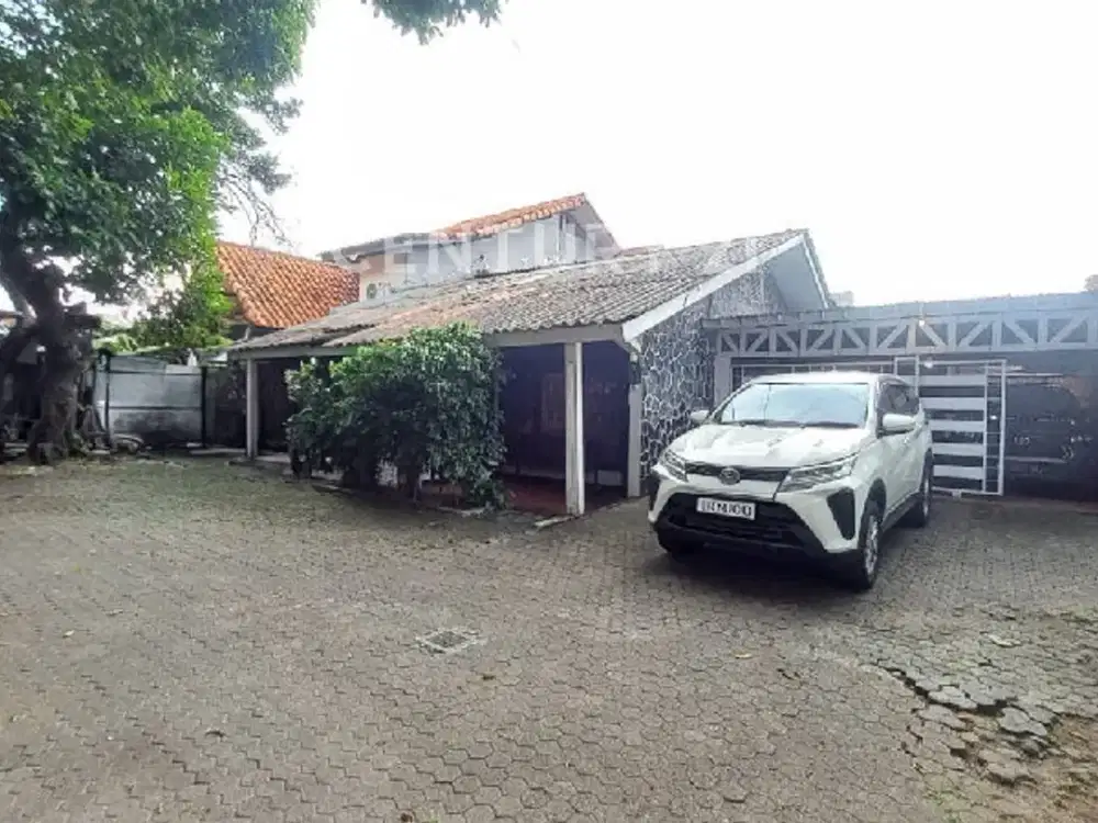 Rumah Mendekati NJOP Bonus Tanah Luas Di Pancoran Jaksel S9631