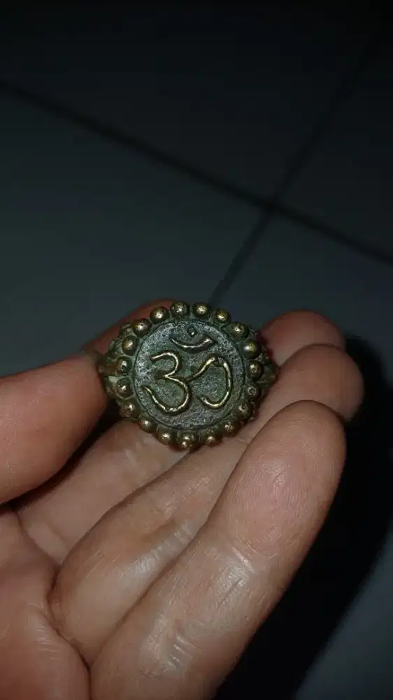 Cincin aksara om barang antik
