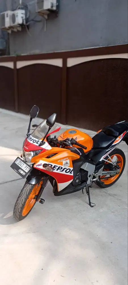 DIJUAL HONDA CBR 150R CBU (THAILAND) PLAT B JAKARTA