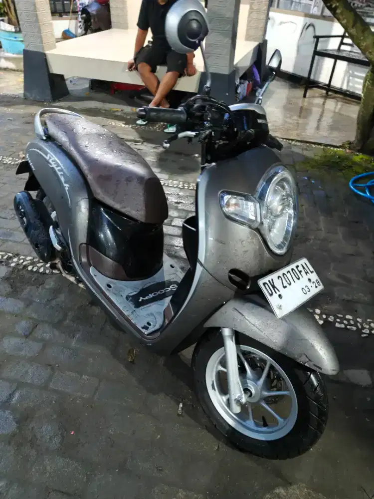 Scoopy THN 2018 plat DK bali