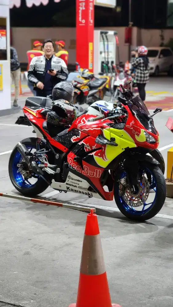 Kawasaki ninja 250 modif hedon dan proper istimewa siap pakai