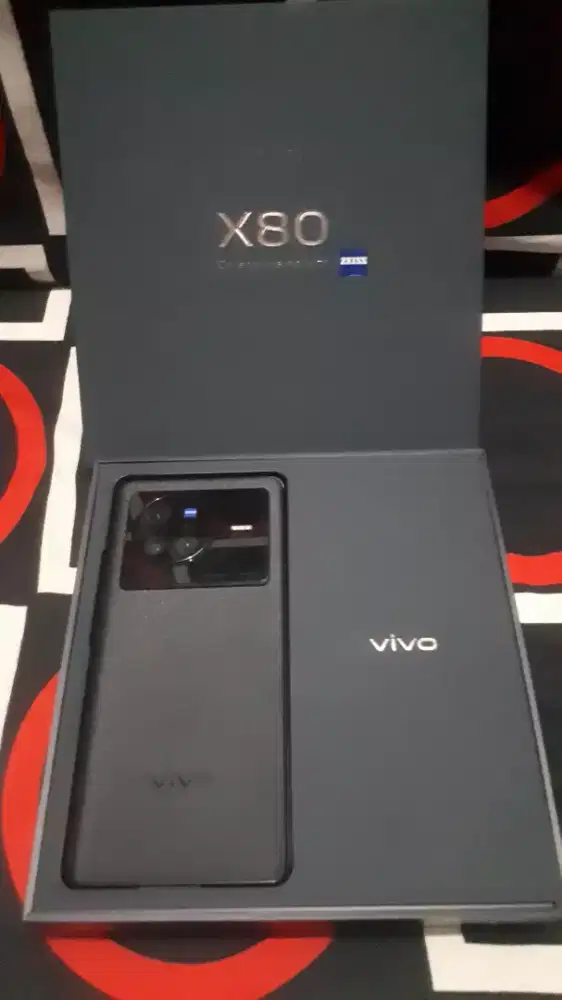Vivo X80 ram 12/256 Cosmice blue