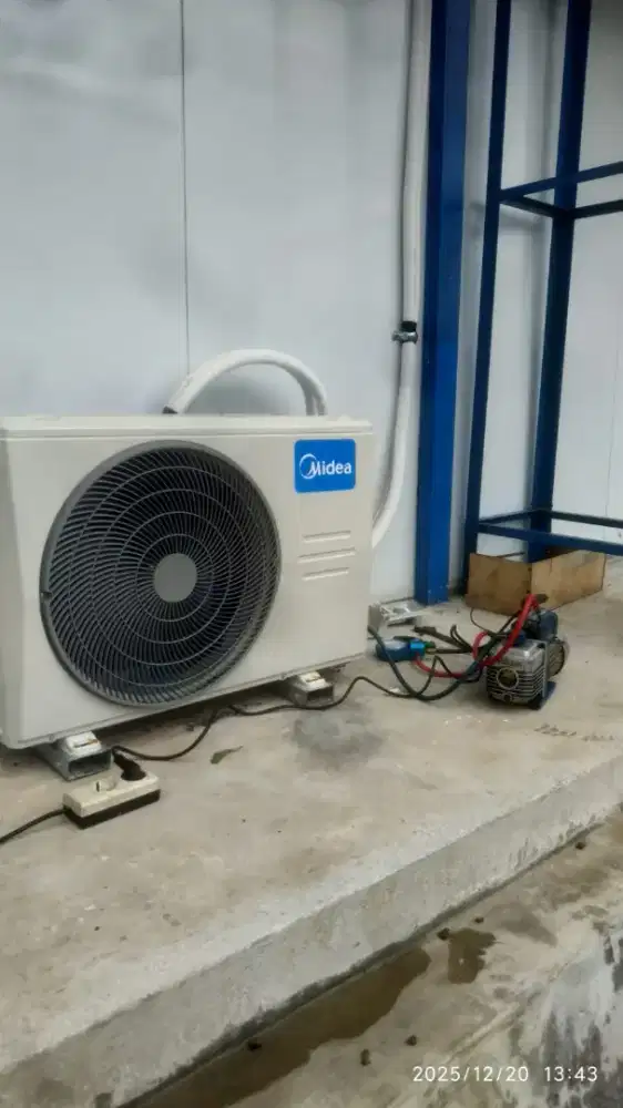 Service Ac dan kulkas Bergaransi