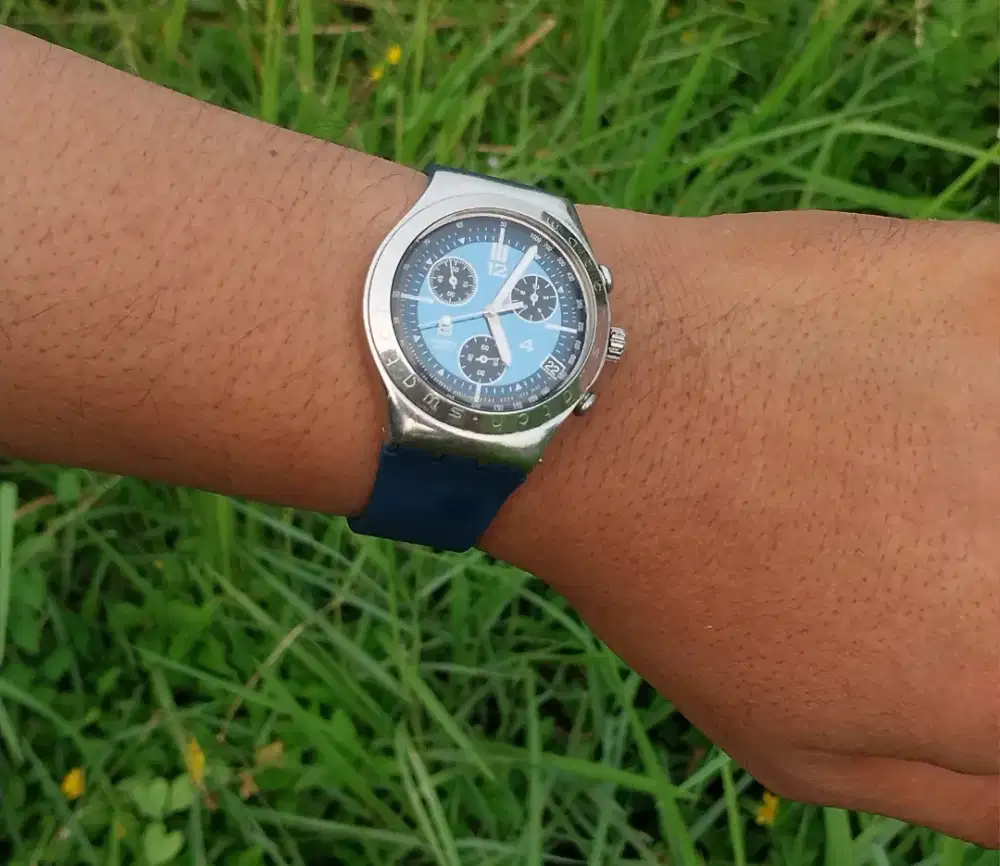 Jam swatch cronograf