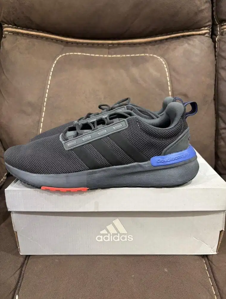 Sepatu adidas racer tr21