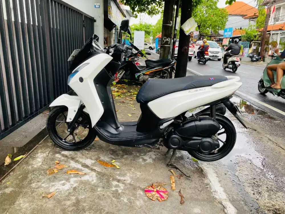 Lexi 125 th 2018 putih Deva motor