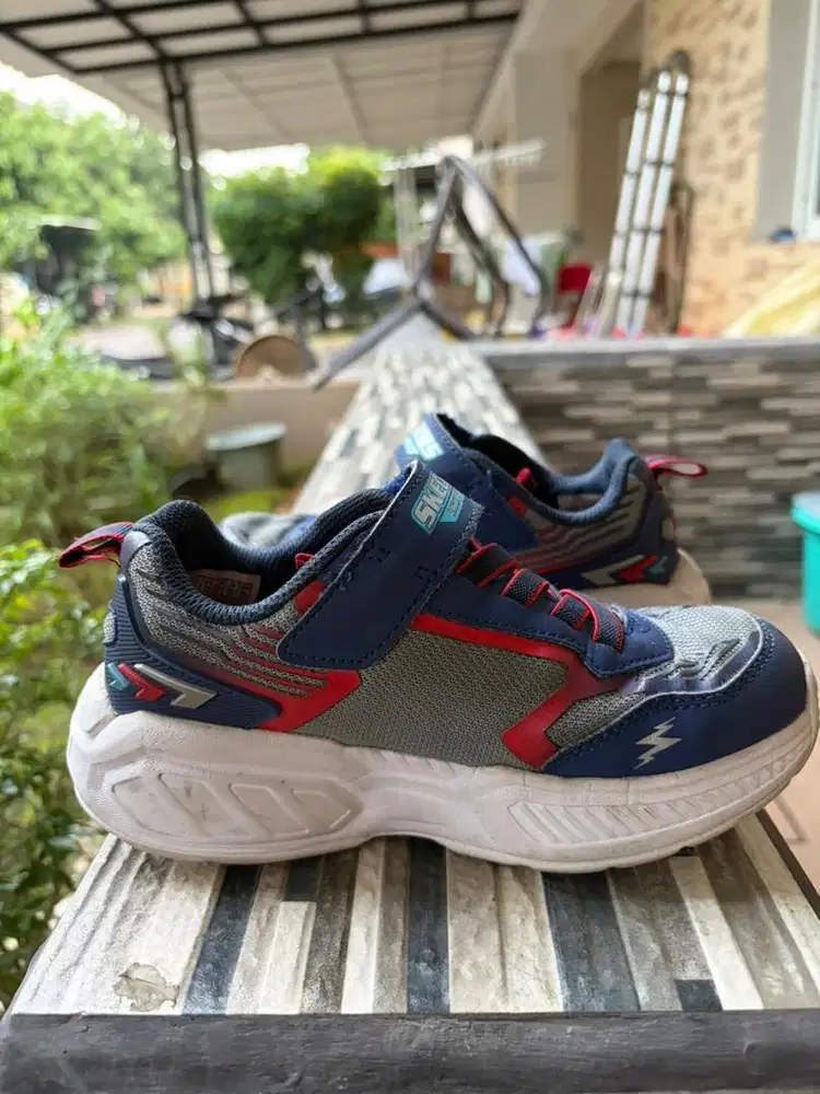 Dijual Sepatu Skechers anak