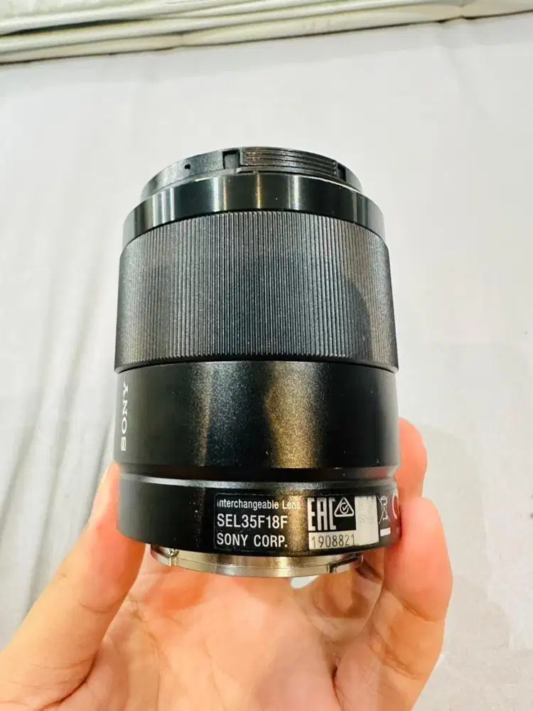 Lensa Sony FE 35mm f1.8 - like new