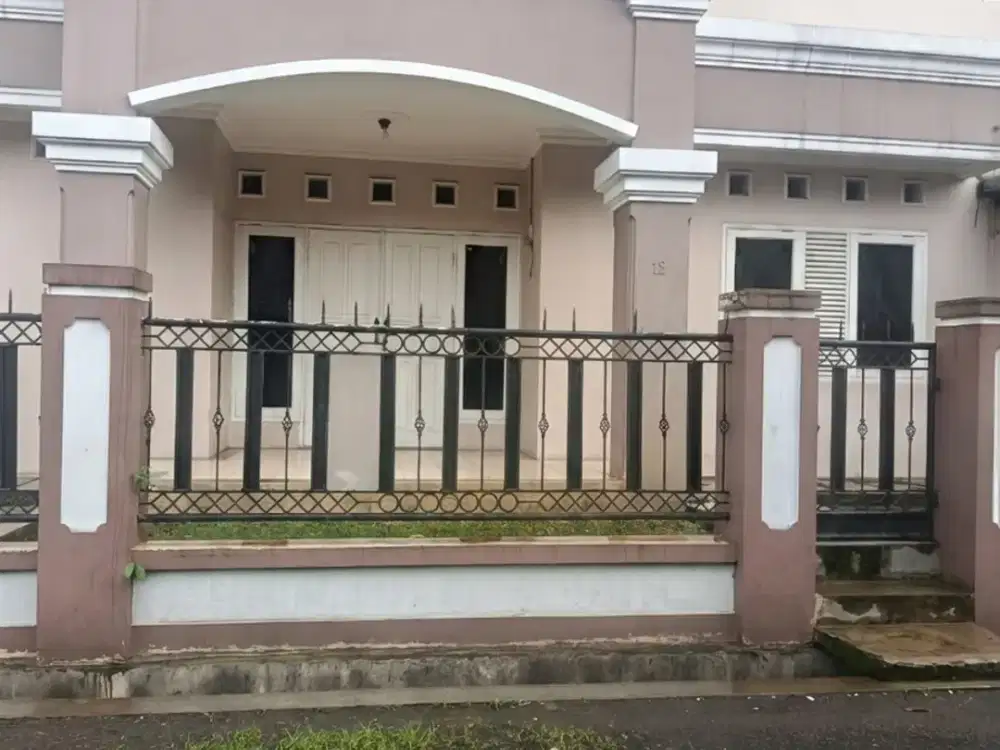Dijual Rumah 2 lantai di jalan Leo Turangga Buah Batu Bandung