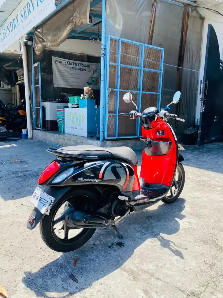 Scoopy fi injeksi helm masuk bagasi Deva motor