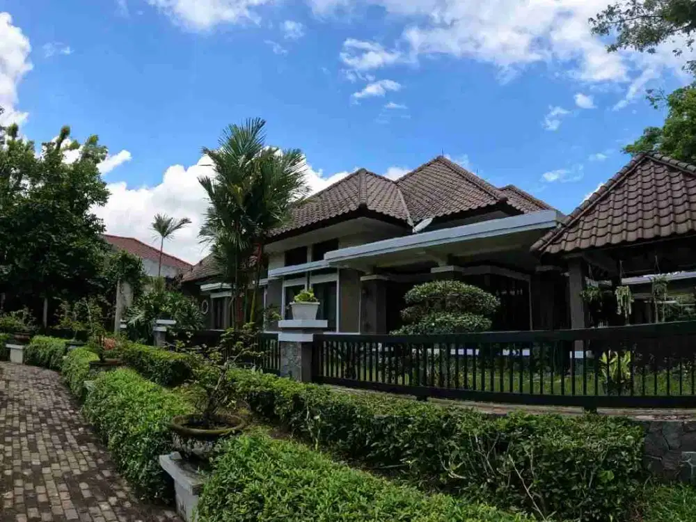 Dijual rumah bandung tempo dulu kota baru Parahyangan jarang ada