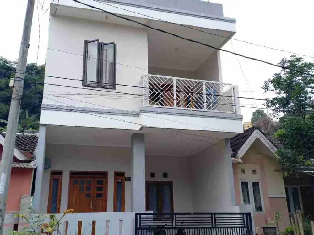 Dijual rumah 2 lantai di Bandung view kota dan gunung