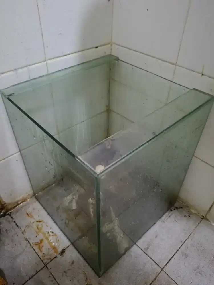 Dijual Aquarium ukuran 30*30*35 cm