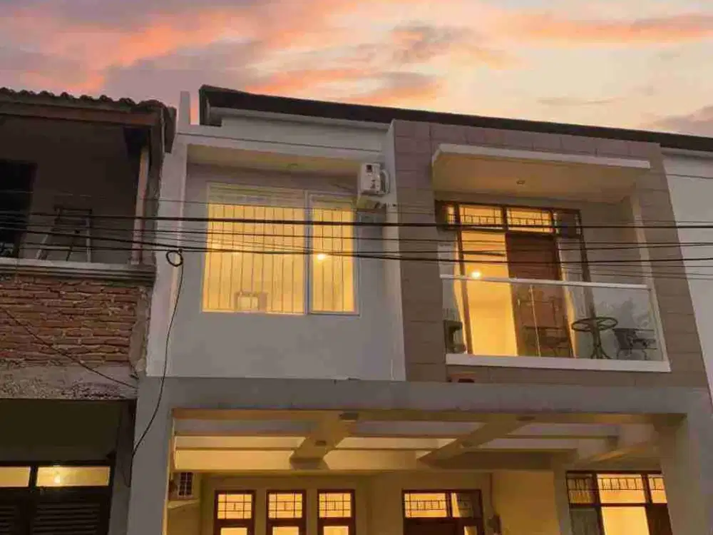 DIJUAL RUMAH IMPIAN & TERAWAT 2 LANTAI AREA MARGAHAYU RAYA KOTA BANDUNG