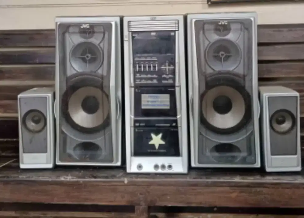 Compo JVC hi-fi system bass ok
