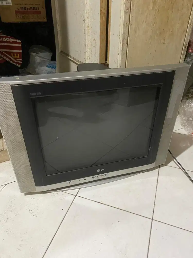 Dijual TV merk LG, 52 inch, lokasi Ciledug Tangerang