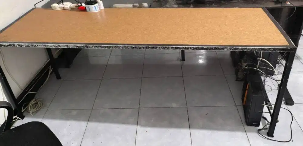 Meja Besi Kokoh ukuran 300 x 60 x 70