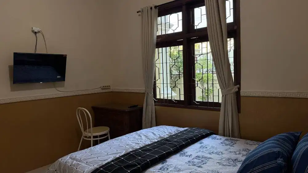 HOUSEKEEPING & RESEPSIONIS