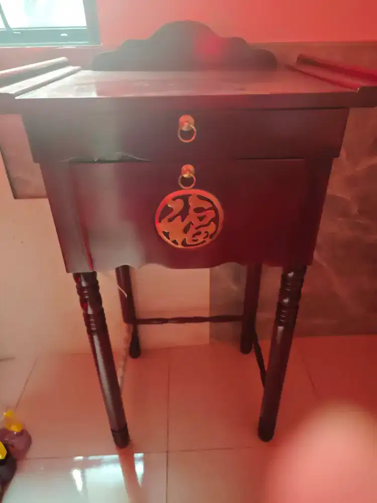 Altar sembahyang kayu jati