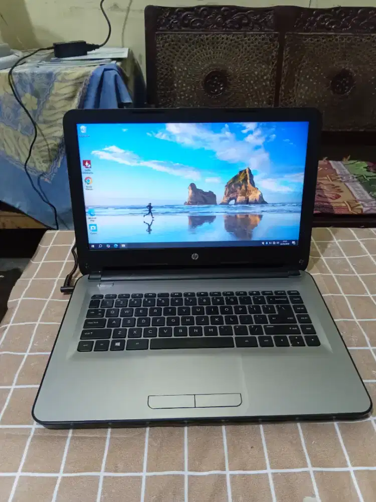Laptop HP 14 silver