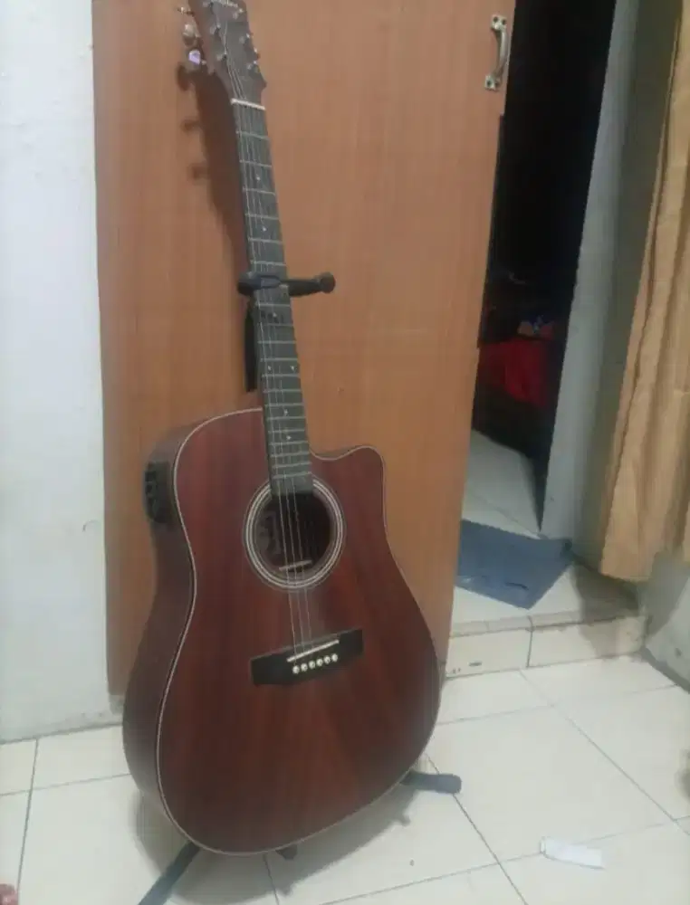 gitar terawat mulus