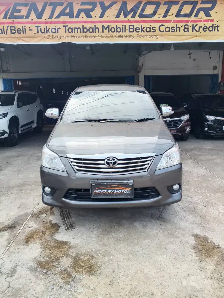Toyota Grand Innova 2.0 G Bensin Automatic Tahun 2012 Abu-Abu Metalik
