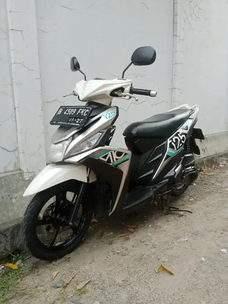 Mio m3 125 tahun 2017 putih perak