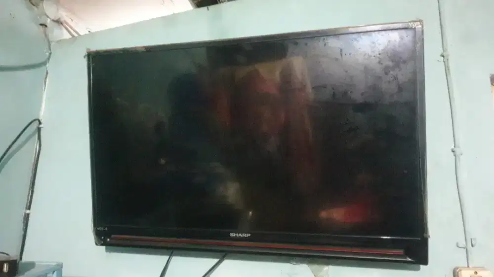 Tv sharp 32in nomin