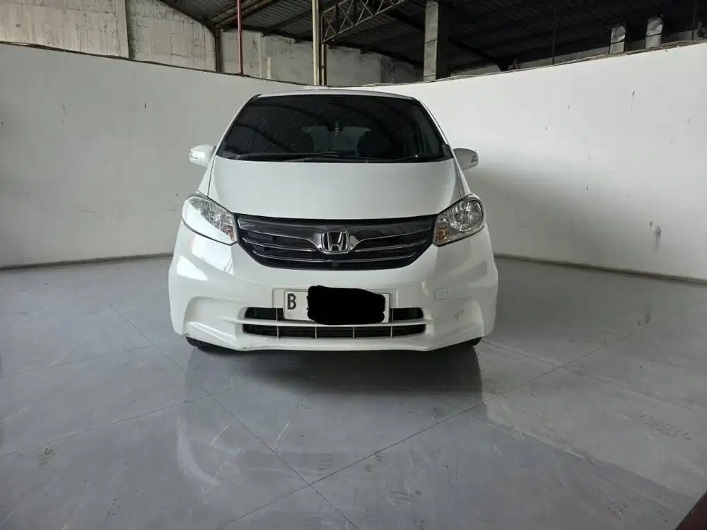 Honda Freed SD AC Double AT (  Matic ) 2013 Putih Jual Apa Adanya