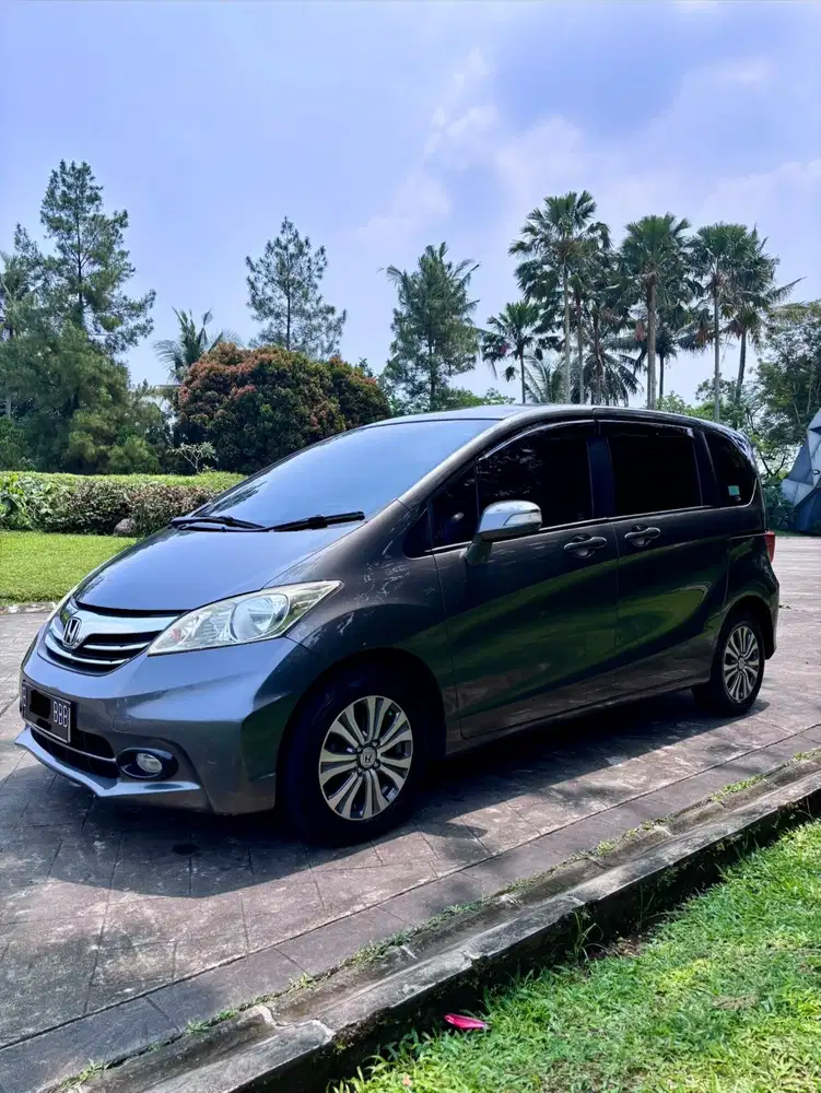 Honda Freed 2012 Bagus dan jarang di pakai