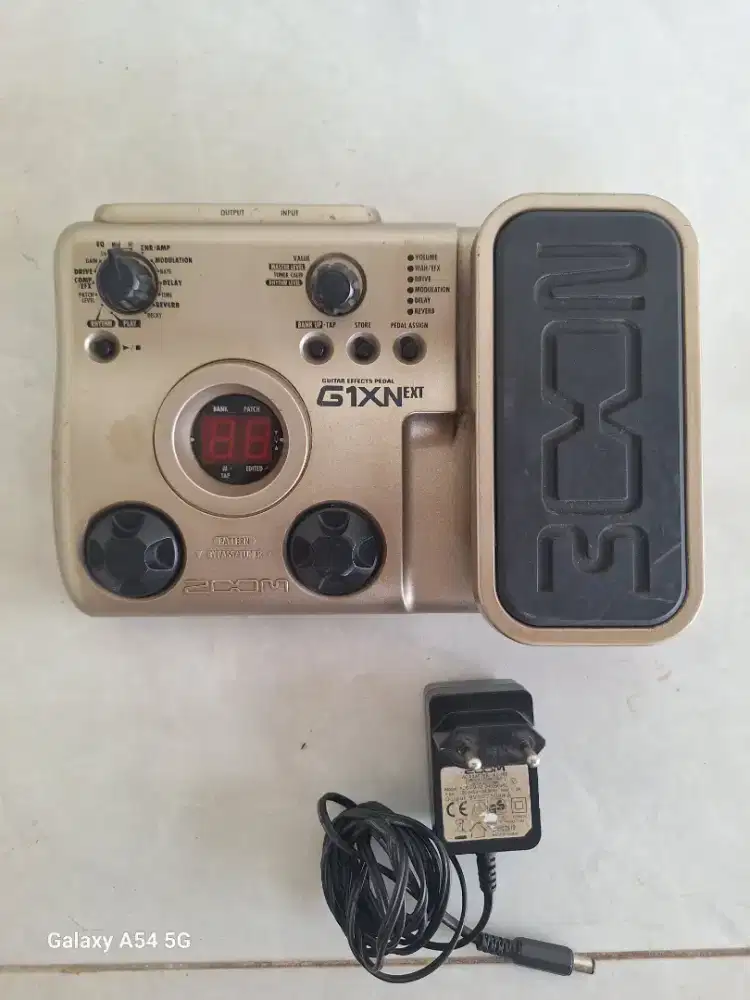 Efek gitar zoom G1xNext