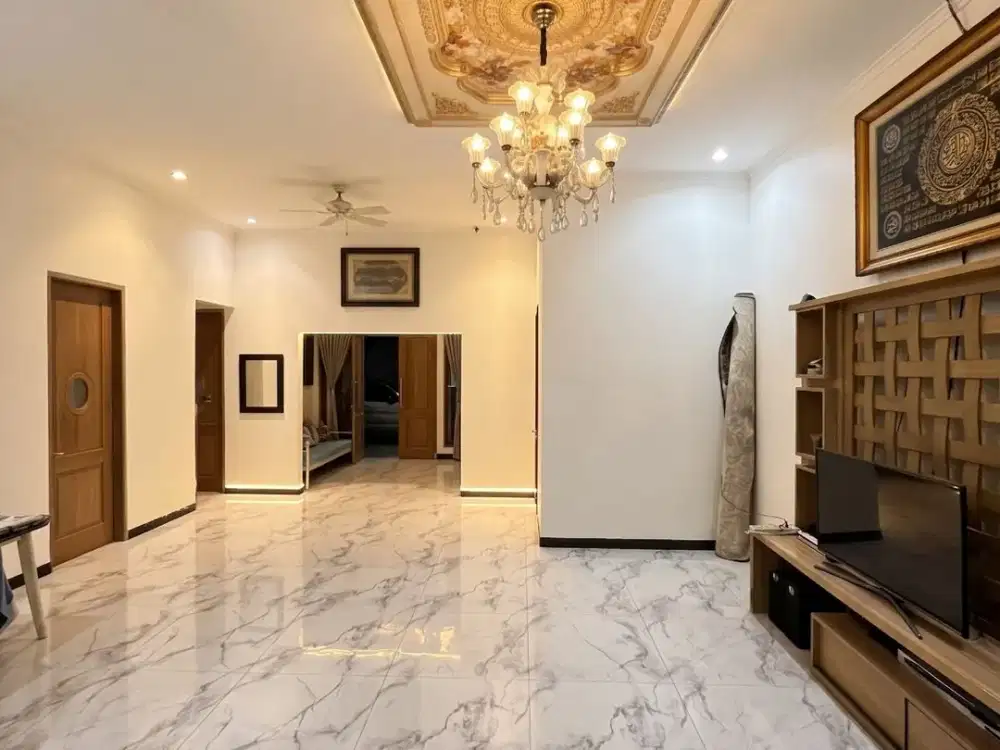 BU- Rumah Mewah 2 Lt, SHM, LT206M2, 3M, Jl Jambore, Arya Town House, Dekat Mall dan ke Stasiun LRT